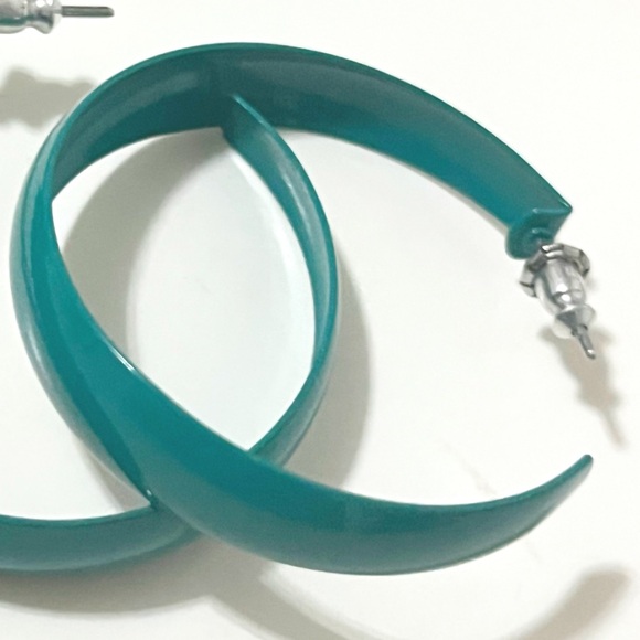 Round Earrings - Picture 2 of 3